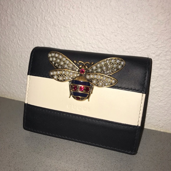 gucci bee clutch